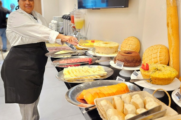 Free daily buffet breakfast