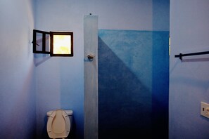 Towels, soap, toilet paper - Nice Apartment with swimming pool in San Pedrito Area, free parking locked (El Pescadero)