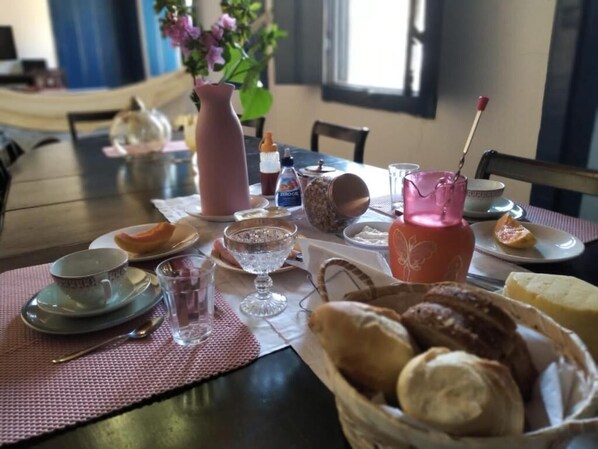 每日供应即点即煮早餐(每人 BRL 15.00)