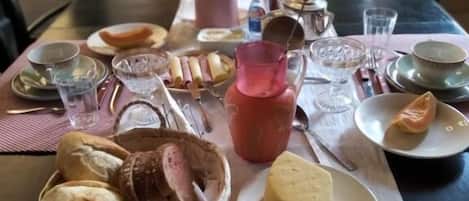Petit déjeuner préparé sur commande (15.00 BRL par personne)