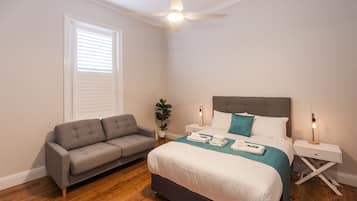 Family Double Room | Free WiFi, bed sheets