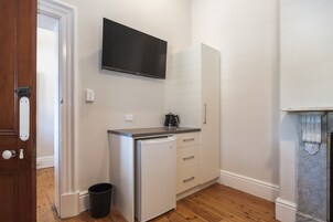 标准双人房 | 免费 WiFi、床单