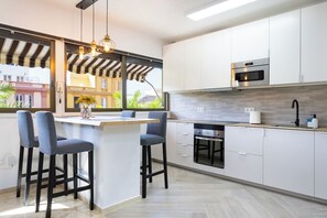 Microwave, oven, stovetop, coffee/tea maker