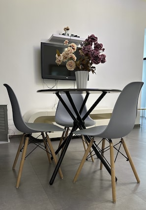 Appartamento Standard | Con stile personalizzato, con arredamento individuale, postazione laptop