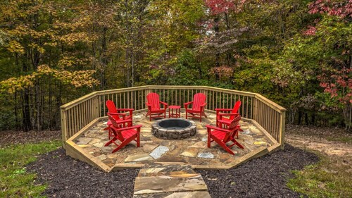 Hibernation Station - Pet Friendly | Hot Tub | Fire Pit | Pool Table & Arcade Games