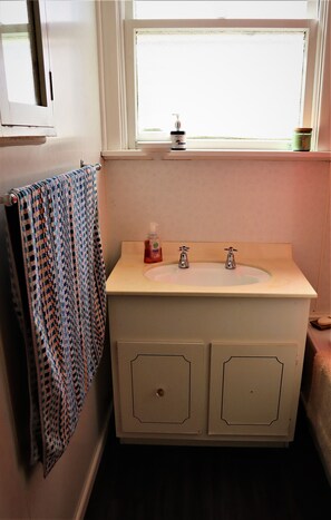 Towels, soap, shampoo, toilet paper
