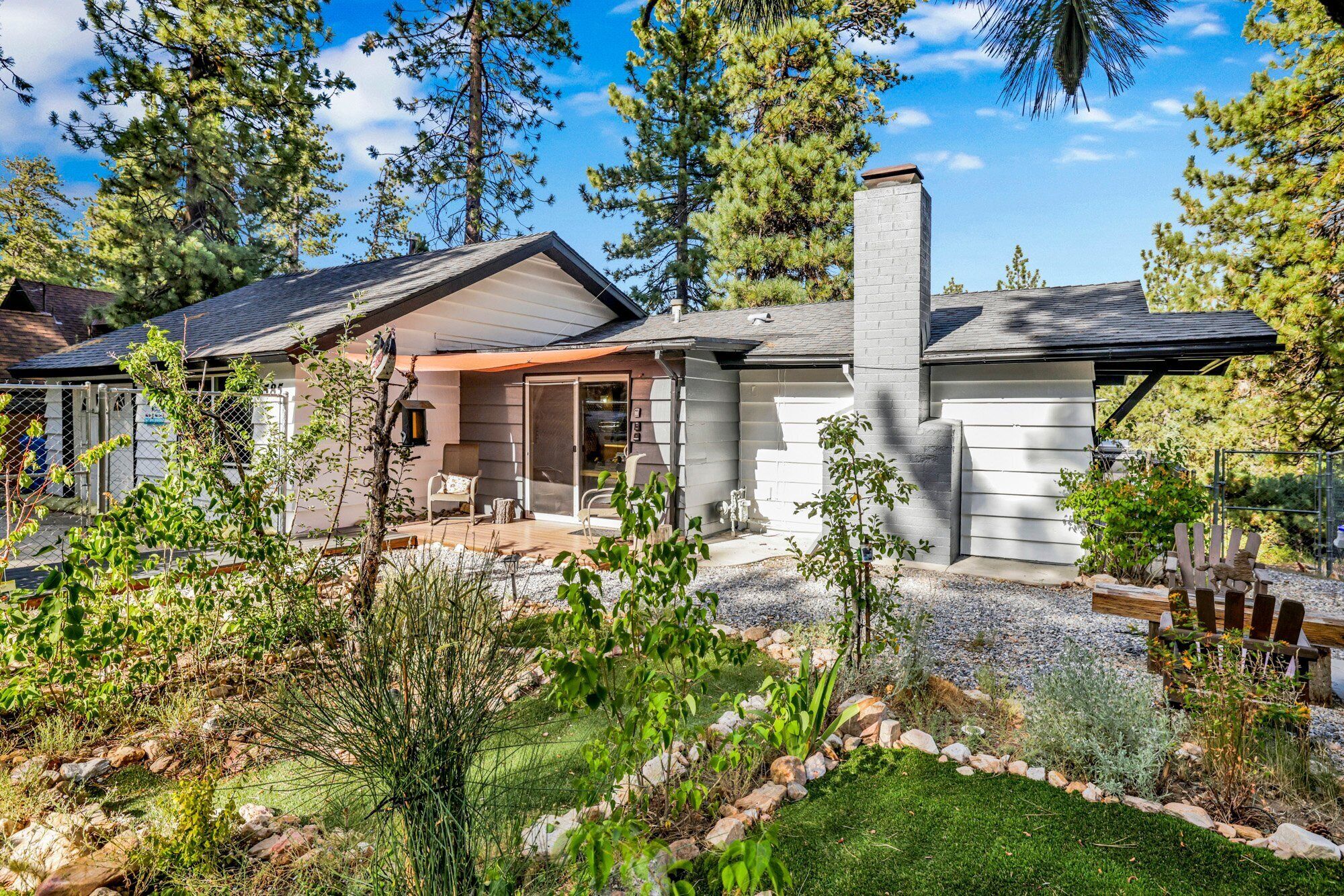 Casita De Sergio Big Bear~ Walk to Lake~ Relaxing Central Family Cottage~
