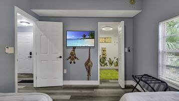 3 bedrooms, iron/ironing board, free WiFi, bed sheets