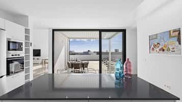 KylskÄp, mikrovÄgsugn, ugn och diskmaskin