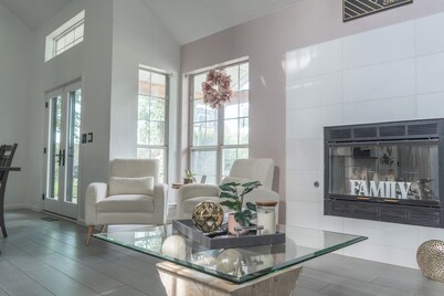 Executive & Family-Friendly Tulsa Home — Just 15 Min from Jenks Outlet Shopping