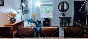 Great location by Bojangles Coliseum 2 bed/parking