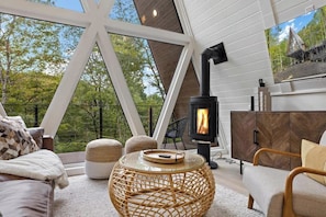 Televisión, chimenea, oficina