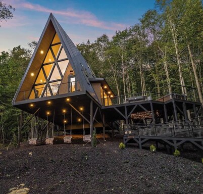 Sky-High A Frame Retreat Hottub & EV charging