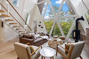 Fernseher, Kamin, Arbeitsbereiche