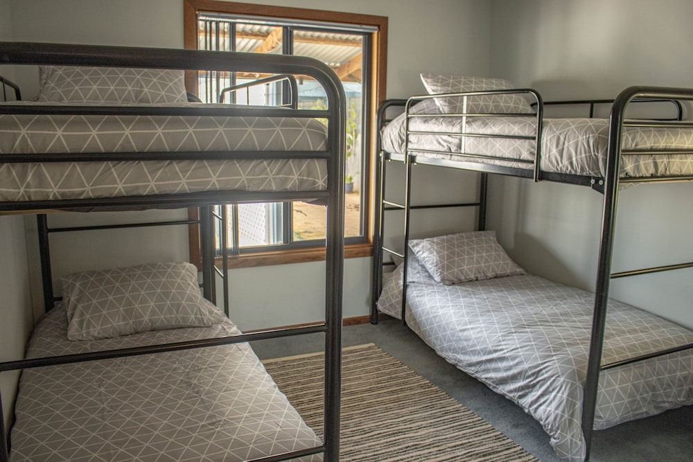 Beautiful Family Beach Home in Middleton w/games, pool table and open