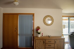 Interior - Beautiful Family Beach Home in Middleton w/games, pool table and open plan area. (Middleton)