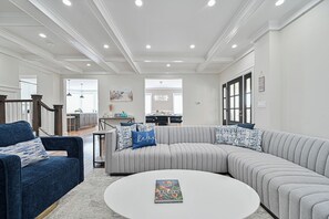 TV, fireplace, ping pong