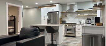 Eagle’s Nest River View. Newly constructed, walking distance to the Airport.