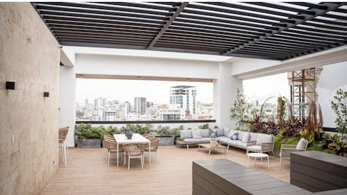 Modern apartment centrally located in Ensanche Naco, Santo Domingo
