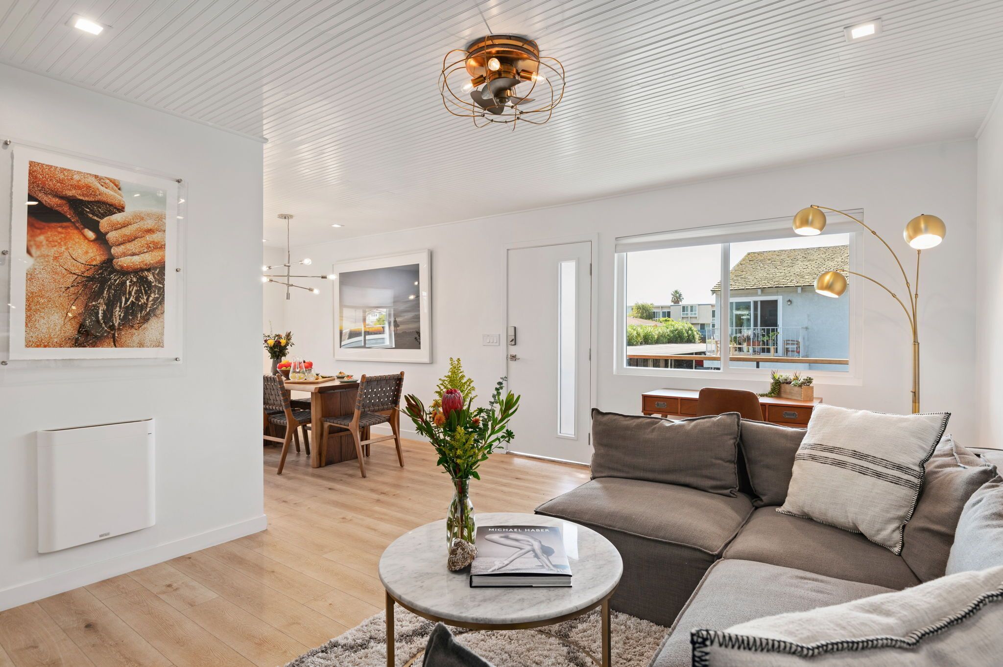 The Moon of Carp! 2BD 1BA, 2 Blocks to Beach, Walk Everywhere!