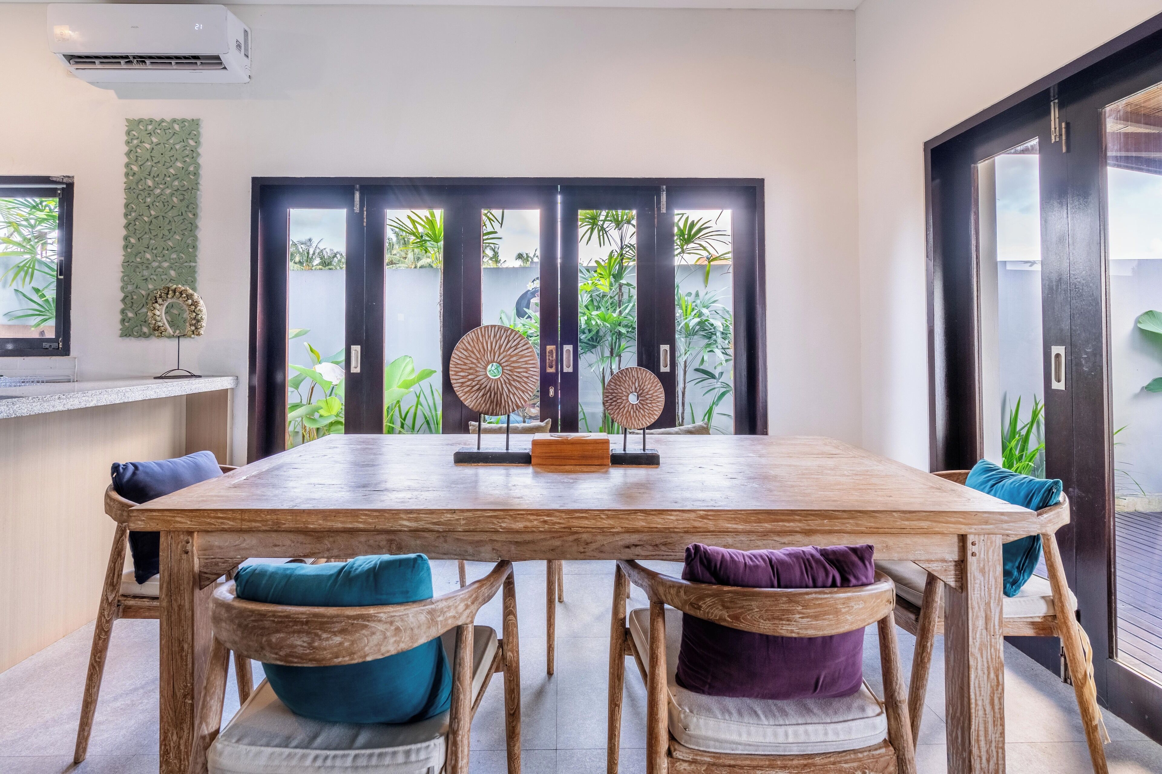 Villa, 3 Schlafzimmer, eigener Pool | Essbereich im Zimmer