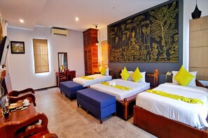 Deluxe Triple Room | Premium bedding, minibar, in-room safe, desk - Samnak Lounge (Siem Reap)