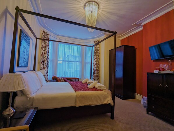 9 chambres, fer et planche Ă repasser, Wi-Fi, draps fournis