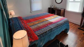 1 habitación, escritorio, tabla de planchar con plancha y wifi gratis