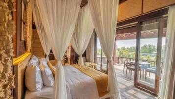 Skrivebord, wi-fi (inkludert) og sengetøy