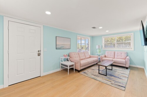 Fun cottage in a fantastic Gulf Shores location!  Close to the beach!