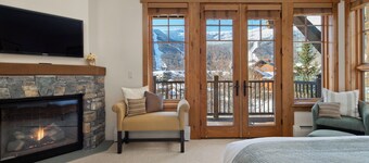 4 Bedroom Spruce Peak Mt Cabin "StoweGlobe" Steps to the lifts with FULL Mountain Views.