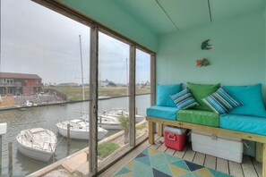 Interior - Couples retreat on canal, Serene sunset views, 1.3 miles to beach-NEW ON MARKET! (Corpus Christi)