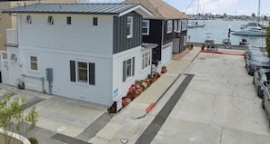 Exterior - Balboa Island Luxury Penthouse Suite With Bay Views (Newport Beach)