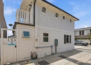 Exterior - Balboa Island Luxury Penthouse Suite With Bay Views (Newport Beach)