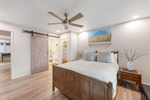 4 Schlafzimmer, Schreibtisch, Internetzugang, Bettwäsche
