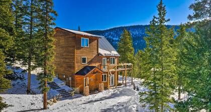 Secluded Mountain Cabin w/ Hot Tub, Fireplace & Stargazing Deck near Breck