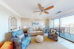TV - Amazing ocean-view condo has on-site pool, elevator, easy beach access & balcony (Surfside Beach)