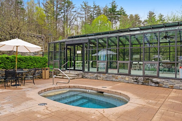 Innenpool, beheizter Pool