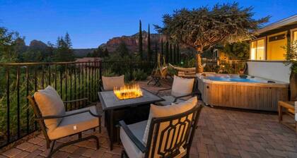 Excellent views in Uptown Sedona w/ private HotTub