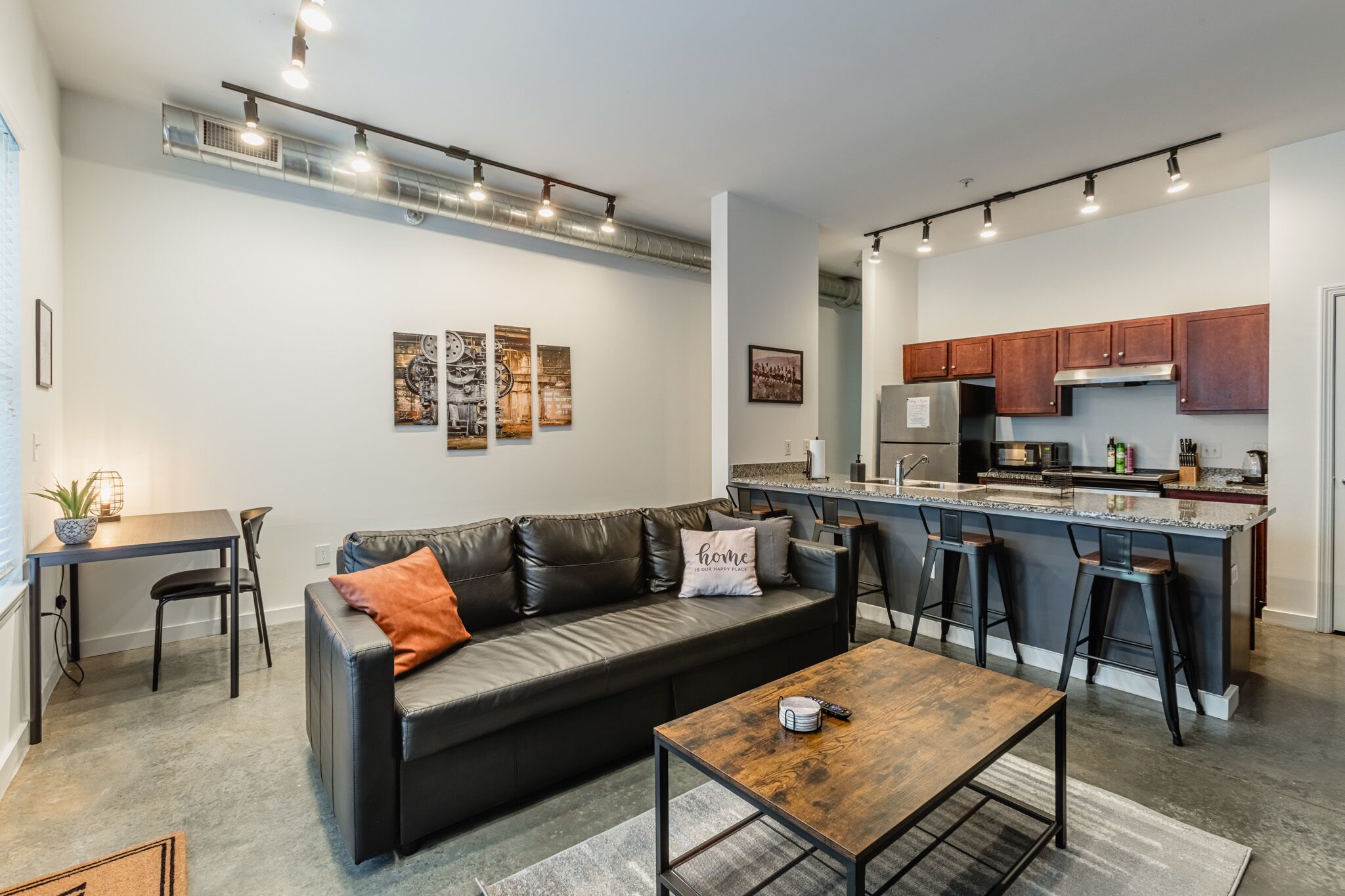 Industrial KING SUITE downtown with a POOL and GYM