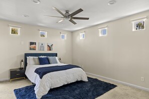 3 quartos, berço de viagem, Wi-Fi de cortesia, roupa de cama