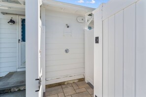 Exterior detail - OCEAN View Falmouth Gateway 3BR Family Retreat - "WALK to BEACH" (Falmouth)