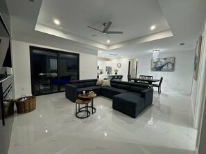 Smart TV, fireplace - Dream Family Home Vacation (Cape Coral)