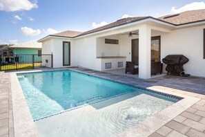 Outdoor pool, a heated pool - Dream Family Home Vacation (Cape Coral)