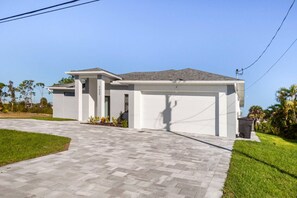 Exterior - Dream Family Home Vacation (Cape Coral)