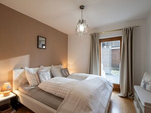 2 bedrooms, free WiFi, bed sheets