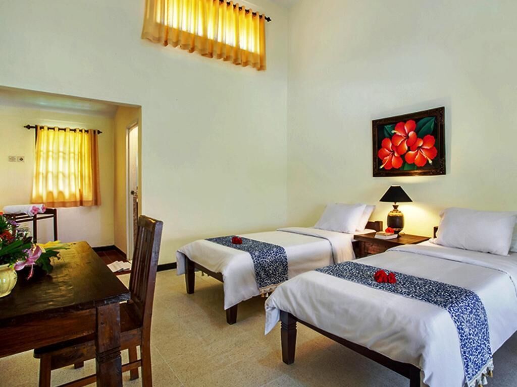 Desk, free WiFi, bed sheets