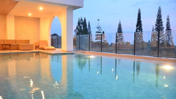 Outdoor pool, a heated pool