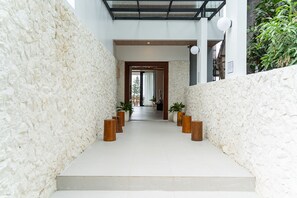 Lobby - Sunrise City View Villa 9 Bedrooms With a Private Swimming Pool and a Billiard Table (Cimenyan)