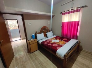 Deluxe Room | 1 bedroom, Egyptian cotton sheets, premium bedding, free WiFi - GK Holiday Inn (Ootacamund)